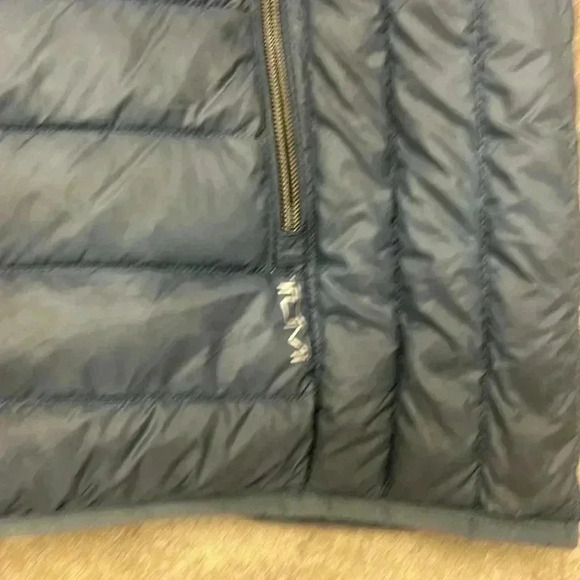 Tumi down puffer vest - Picture 2 of 11